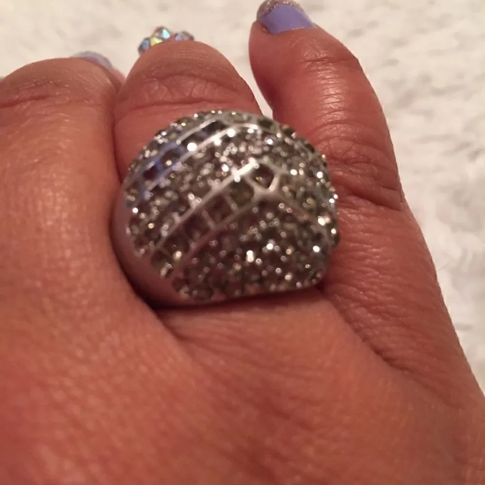 Gorgeous Kiam Family Sparkle Dome Ring! Size8